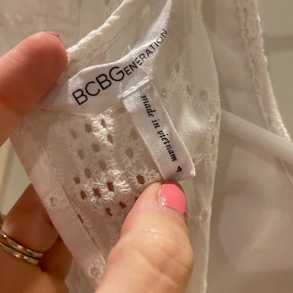 BCBG Generation White Lace Romper Size 4 (runs small) - Picture 6 of 8